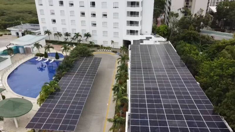 Hotel en Santa Marta reduce huella ambiental con energía solar